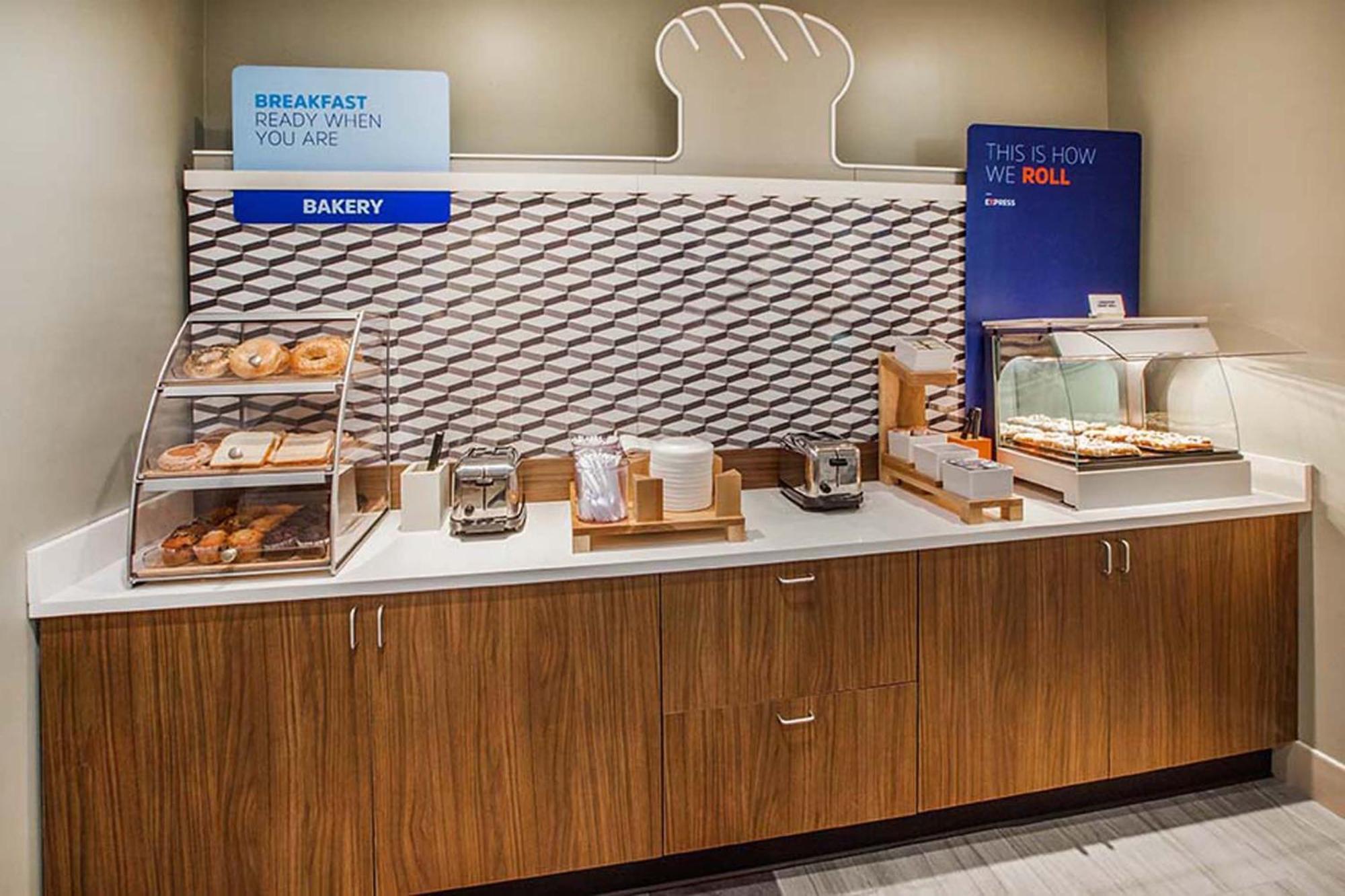Holiday Inn Express & Suites - Parkersburg East By Ihg Экстерьер фото