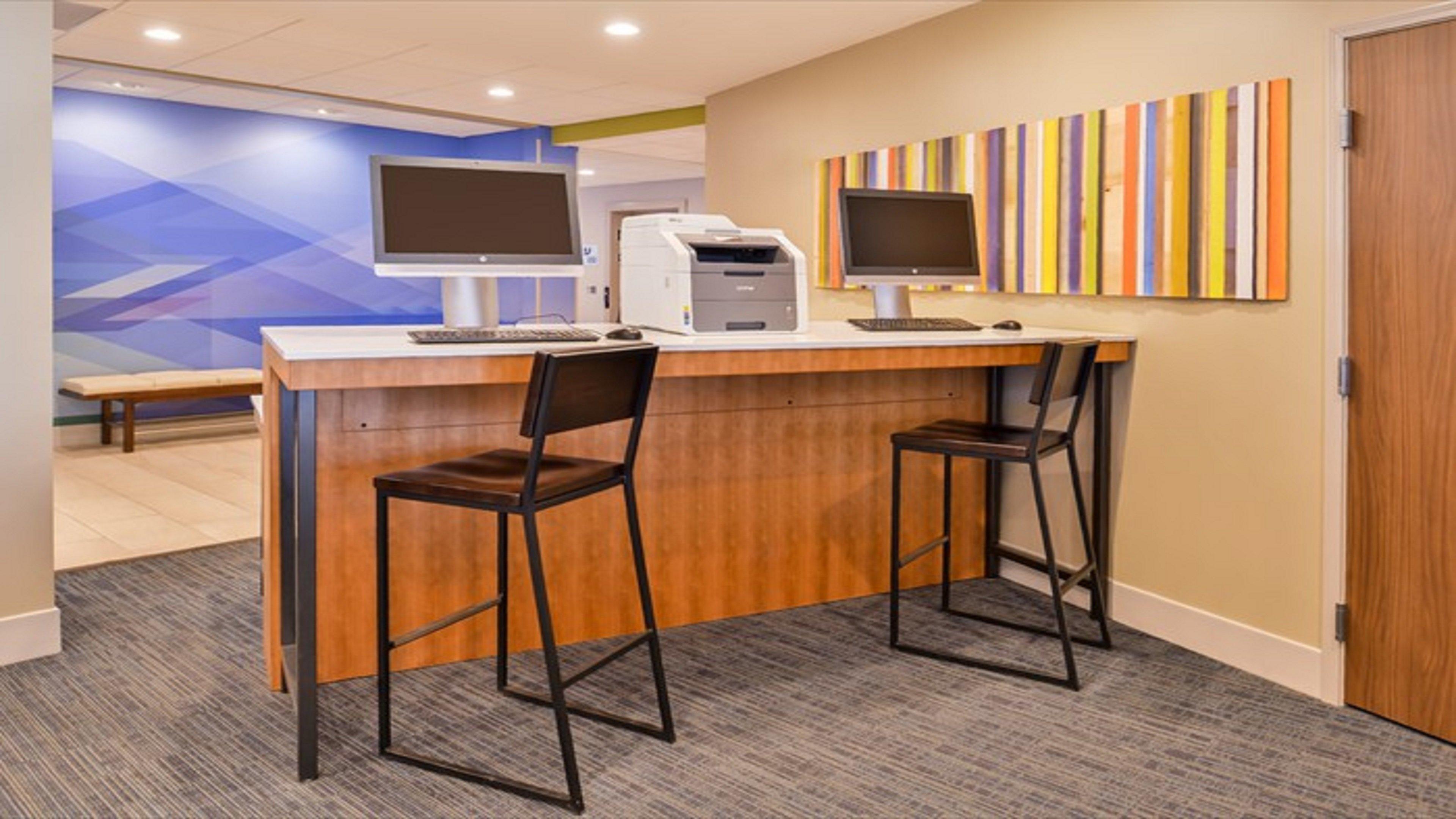 Holiday Inn Express & Suites - Parkersburg East By Ihg Экстерьер фото