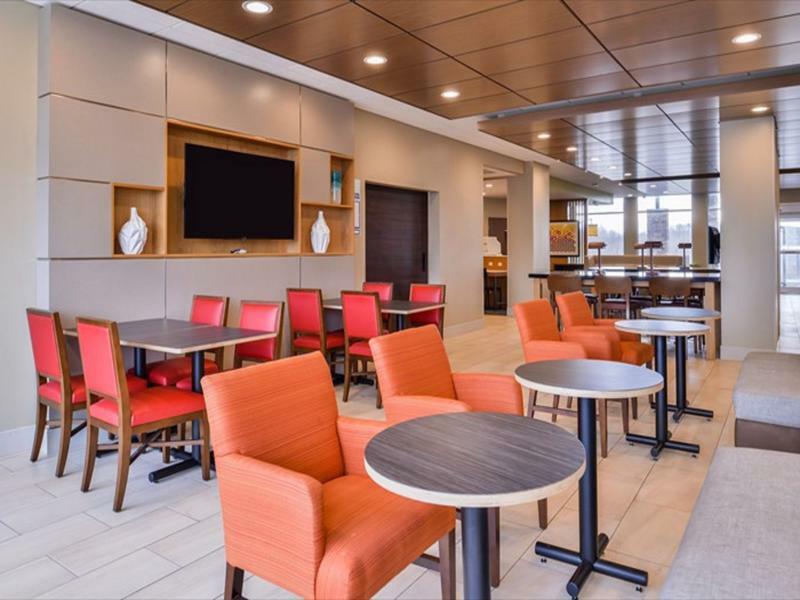 Holiday Inn Express & Suites - Parkersburg East By Ihg Экстерьер фото