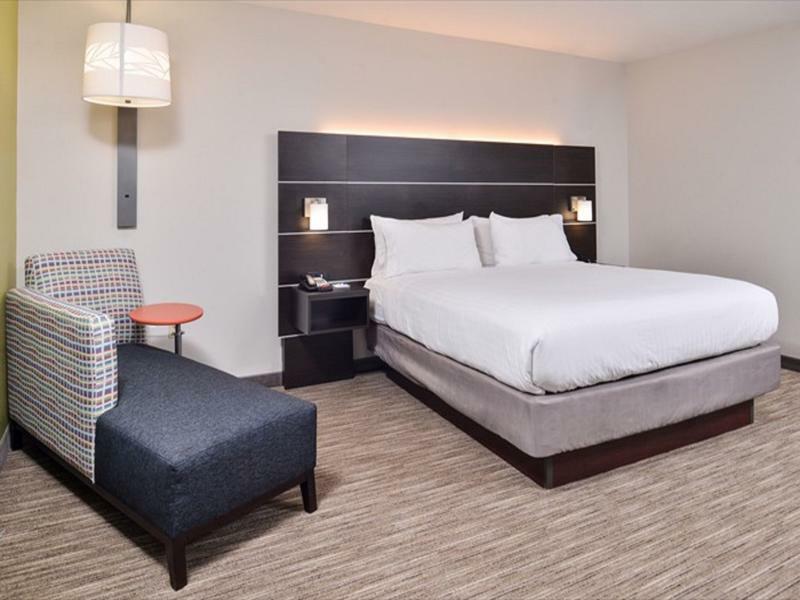 Holiday Inn Express & Suites - Parkersburg East By Ihg Экстерьер фото