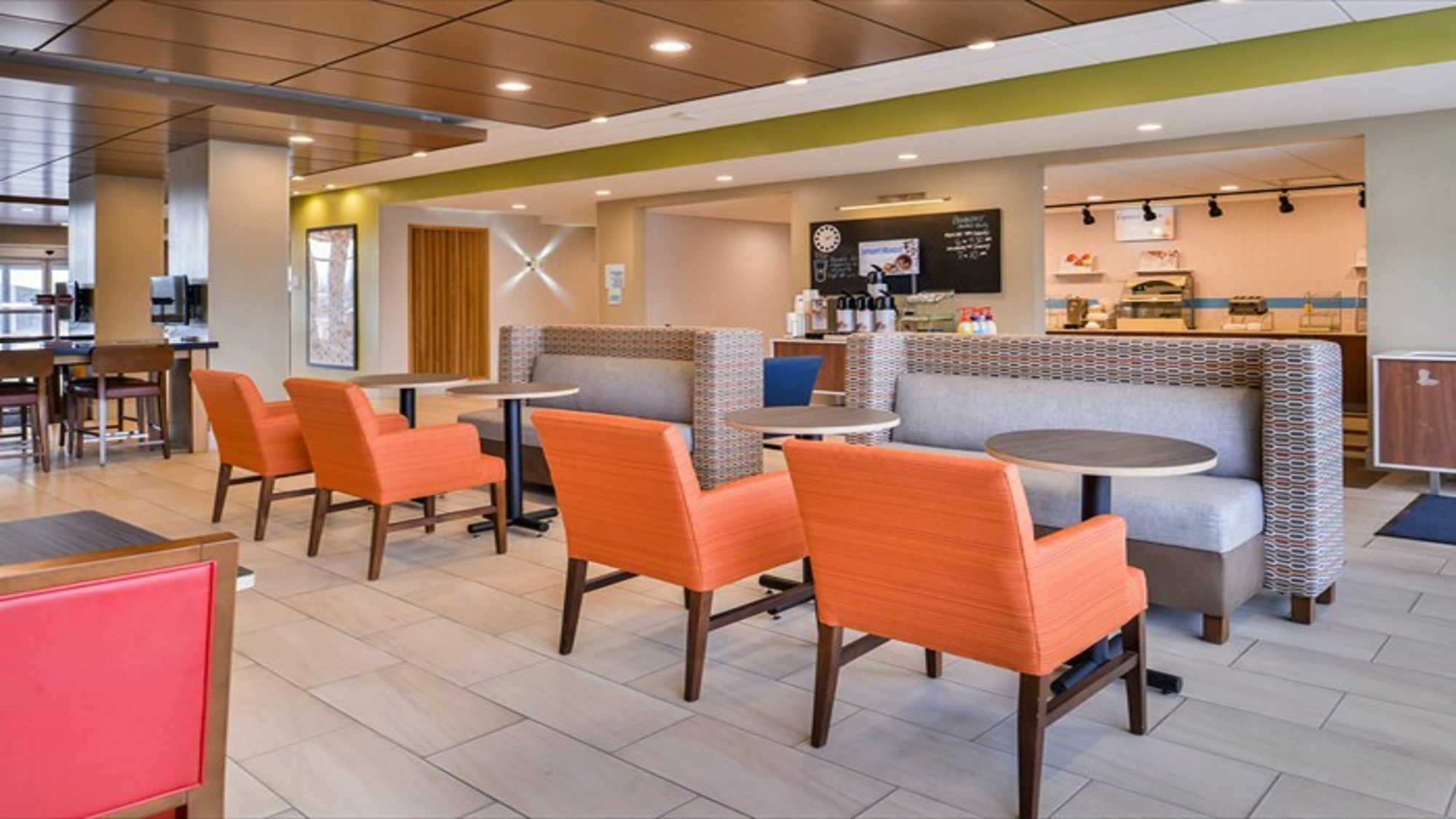 Holiday Inn Express & Suites - Parkersburg East By Ihg Экстерьер фото